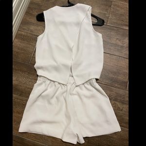 Club Monaco White open back romper in size 00